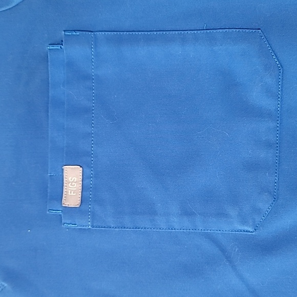 Figs Three Pocket Scrub Top Blue - Picture 2 of 5